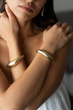 Load image into Gallery viewer, Runa