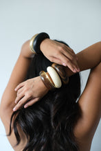 Load image into Gallery viewer, Sona Black