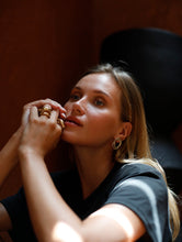 Load image into Gallery viewer, Syrma
