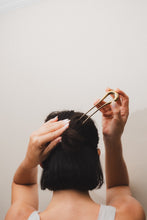 Load image into Gallery viewer, Kamu Hairpin
